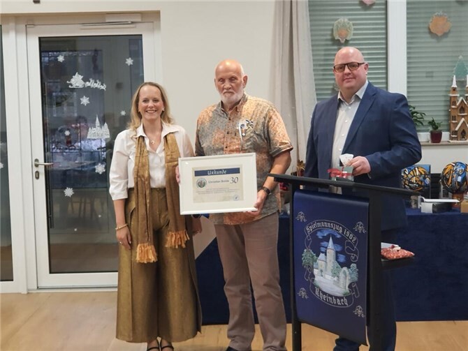 Natalie Schriewer (1. Vorsitzende), Christian Bolde (Paukenspieler), Renè Nipp (2. Vorsitzender).