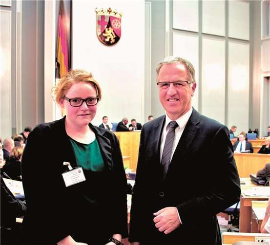 Natalija Koek mit MdL Josef Dötsch im Mainzer Landtag. privat