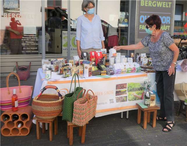 Natives Olivenöl, Nudeln, Tomatensoße und Marmelade aus biologischem Anbau von Libera Terra Mediterraneo werden geboten.Foto: privat