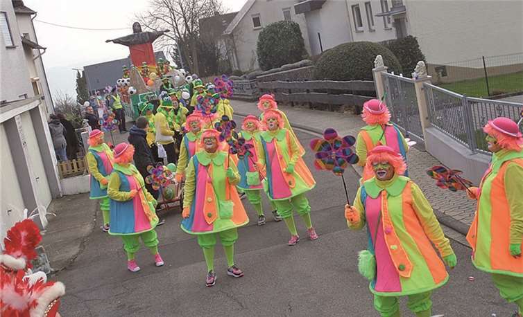Natürlich dürfen Clowns bei keinem Umzug fehlen.