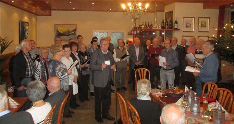 Natürlich durfte eine Darbietung des gemischten Chors nicht fehlen. Privat