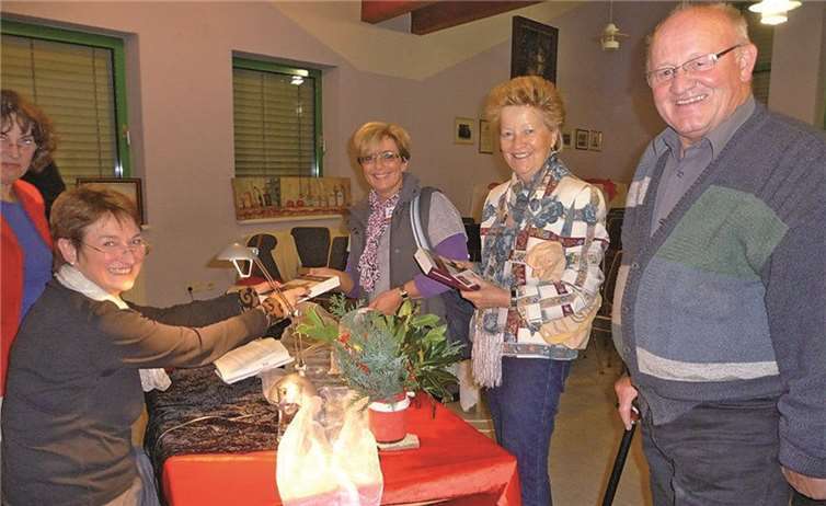 Natürlich konnten Interessierte sich ihre Ausgabe von der Autorin höchstpersönlich signieren lassen. privat