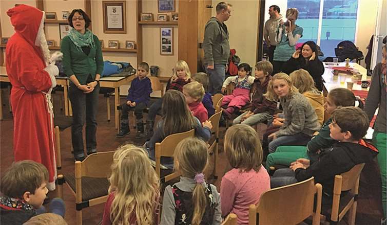 Natürlich stattete auch der Nikolaus dem sportlichen Nachwuchs einen Besuch ab.privat