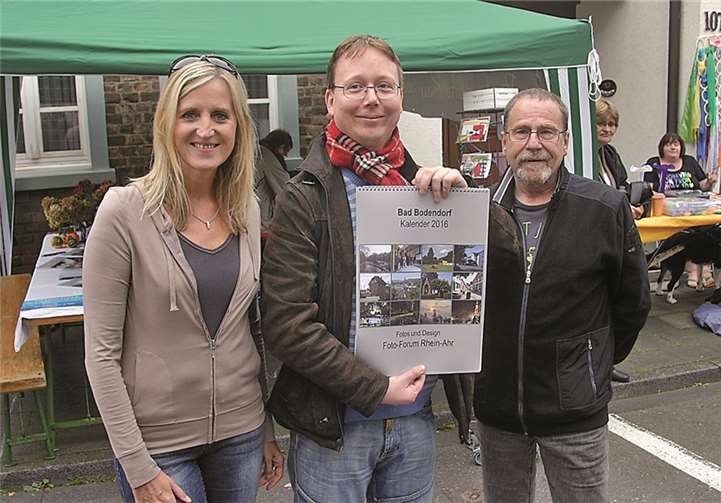 Natürlich wurde auch der neue Kalender 2016 mit Bad Bodendorfer Motiven vorgestellt, der ab sofort auch über das Internet erworben werden kann.
