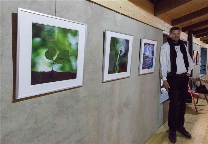 Natur und Farbe bildet Klaus Ackermann mit der Mittelformatkamera ab.