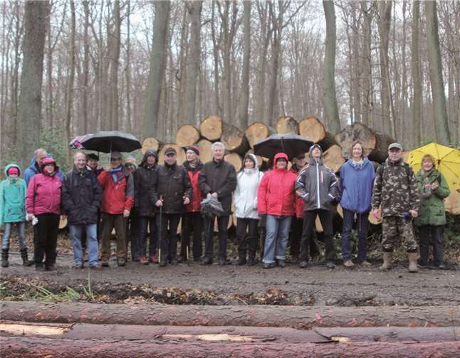 Naturnähe im Rheinbacher Stadtwald: die Mitglieder des Tennisklubs.privat