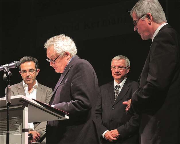 Navid Kermani, Egon Ammann, OB Joachim Hofmann-Göttig und Gernot Wilhelm am Rednerpult.