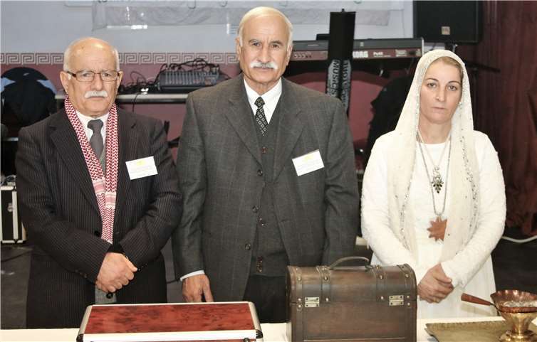 Nawaf Ali, Mejhem Ali (Vorsitzender) Iman HamsoroGeorg Schuch