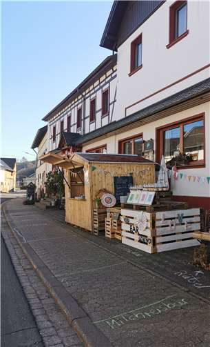 Neben dem Büdchen startet der Wald-Wichtel-Weg.