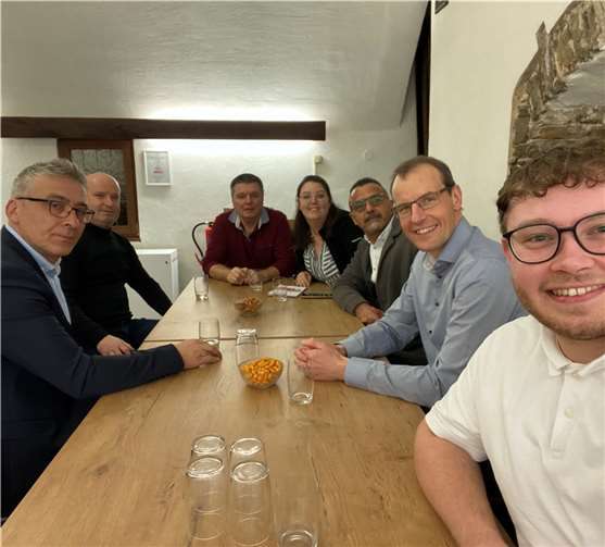 Neben dem Fußball, der Weißenthurmer Schule und vielen weiteren lockeren Erzählungen, wurde sich vor allem über das Vereinsleben in Weißenthurm ausgetauscht. Quelle: CDU Weißenthurm