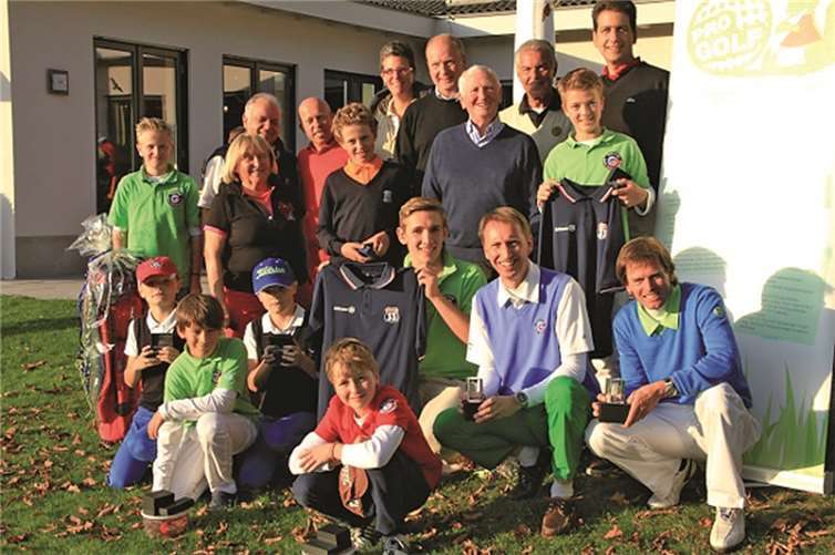 Neben dem Spaß, der selbstverständlich im Vordergrund stand, durften auch die Preise zur Anerkennung der tollen Leistungen der Spieler nicht fehlen.  Privat