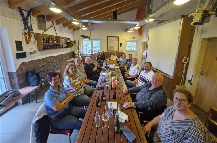 Grillfest und Besichtigung des Besucherbergwerks Grube Bendisberg  Neben dem geselligen Beisammensein stand vor allem der persönliche Austausch im Mittelpunkt. Foto: Katja Heinrichs