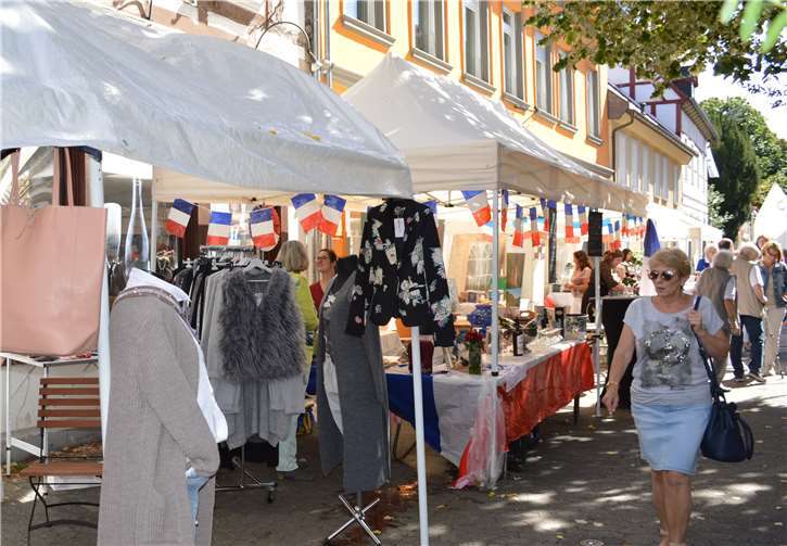 Neben dem vielfältigen kulinarischen Angebot lockten Stände mit Schmuck un Accessoires, die vor allem die Herzen der Damen höherschlagen ließen.