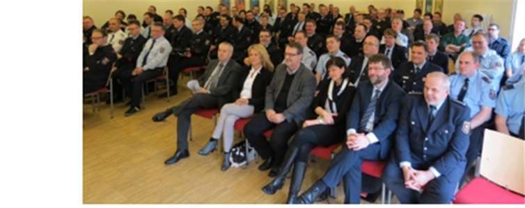 Neben den Führungskräften der Feuerwehr waren zahlreiche Gäste aus Politik und Behörden der Einladung von Bürgermeister Probst gefolgt.privat