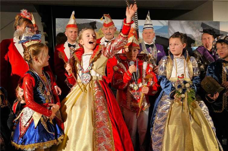 Neben den großen Prinzenpaare feierten auch die kleinen kräftig mit. Fotos: FF