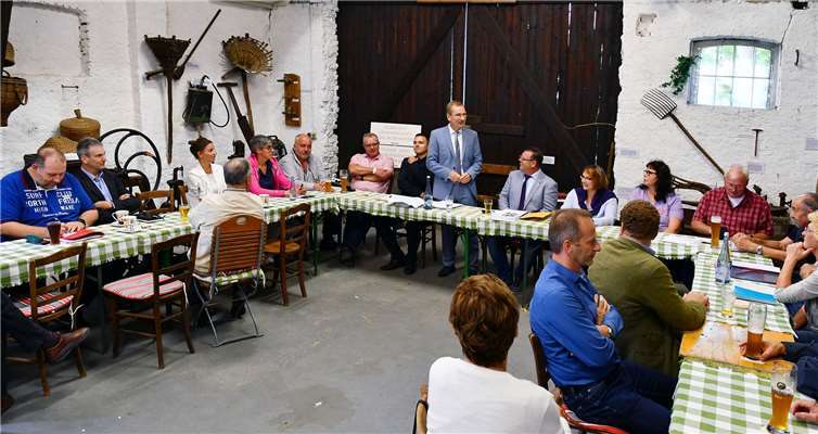 Neben den neuen Ortsbeiratsmitgliedern kamen auch viele interessierte Bürger zur konstituierenden Sitzung. Fotos:RASCH