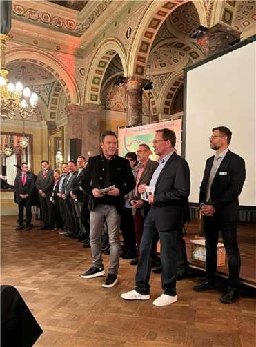 Neben den sehr guten Vorträgen durch die vorgenannten Referenten kam es noch zu einer Spendenaktion zugunsten der Elterninitiative krebskranker Kinder Koblenz e.V