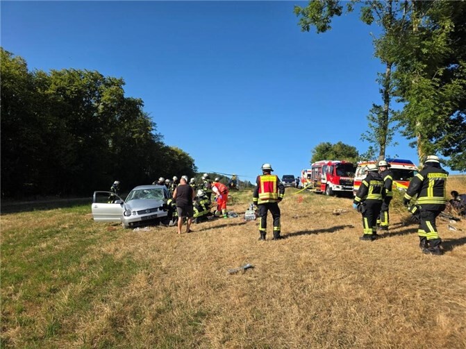 Neben der Feuerwehr waren auch der Regelrettungsdienst mit einem Rettungshubschrauber und die Schutzpolizei vor Ort, um die Lage zu bewältigen.