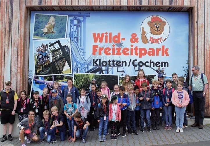 Neben der Schwimmausbildung stehen Spaß und Geselligkeit im Vordergrund. So unternehmen die Gruppen gelegentlich gemeinsame Ausflüge. Foto: DLRG Ortsgruppe Heimbach-Weis