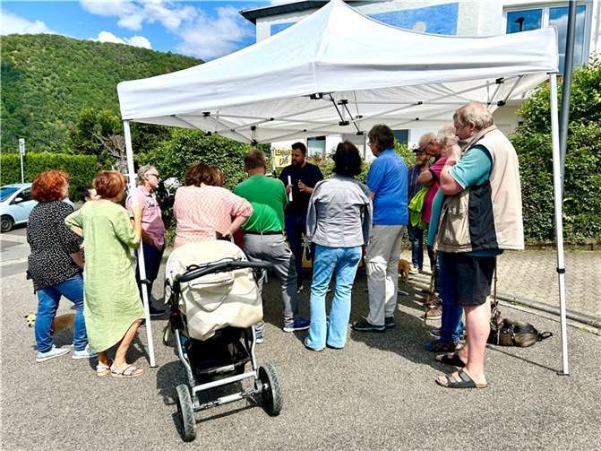 Neben einer Vielzahl an Fragen gab es auch wieder viel positive Rückmeldung für diese direkte und einfache Art der Kommunikation mit OB Siefert.  Foto: Eva Dreiser/Stadtverwaltung Lahnstein