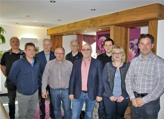 Neben langjährigen Mitgliedern des Verbandsgemeinderats stehen neue engagierte Kandidaten auf der Liste (von links): Erich Radermacher, Michael Müller, Udo Mergen, Hans-Peter Diel, Albert Schomers, Alwin Brenner, Siegfried Trost, Elke Backes und Udo Adriany. Foto: privat