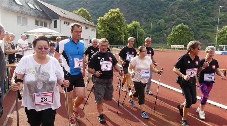 284 Teilnehmer/innen drehten in 24 Stunden 6896 Stadionrunden Neben zahlreichen Läufern waren auch wiederWalker und Geher 24 Stunden mit dabei.