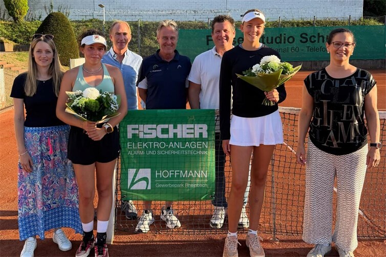 Nebenfinale Damen: Nathalie Schröder (2. von l.), Emilia Hansen (2. von r.) (Siegerin)