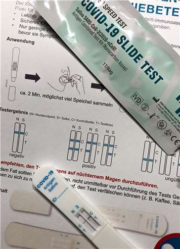 Negativ ist dieser Test. Bei einem positiven Ergebnis bleiben betroffene Mitarbeiter zuhause, dann erfolgt ein PCR-Test zur Abklärung. Das Risiko, Covid-19 an den Arbeitsplatz zu bringen, soll so bei SWN und SBN reduziert werden. Foto: Stadtwerke Neuwied