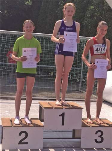 Nele Mönnig (links) landete auf dem zweiten Platz.privat