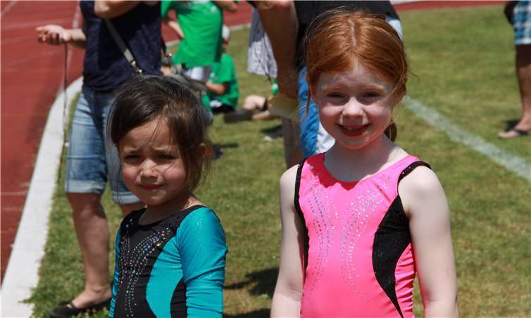 Nele und Nele bei ihrem ersten Wettkampf.