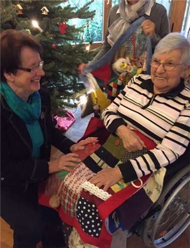 „Nesteldecken“ für die Bewohner des Johanniter-Haus Sinzig .Privat