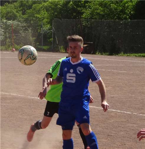 Nettetals Rückkehrer Matthäus Kutsche musste sich mit seinen Teamkollegen sehr um den knappen 4:3-Erfolg gegen den SC Wassenach mühen. privat