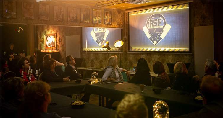 Netzwerk Innenstadt im Spiegelsaal von 66 Minuten. Foto: privat