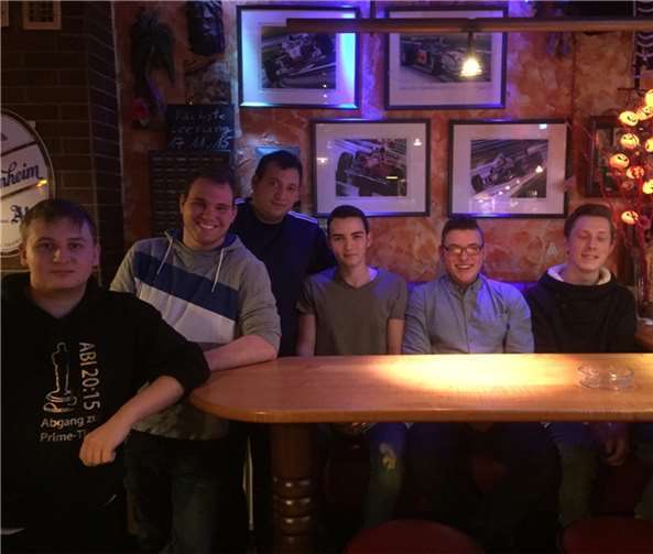 Neu aufgenommen wurden (von links) Maximilian Wolter, Marcel Rolf, Philipp Baer, Sven Vosen, Lucas Conen und Max Schmitt.