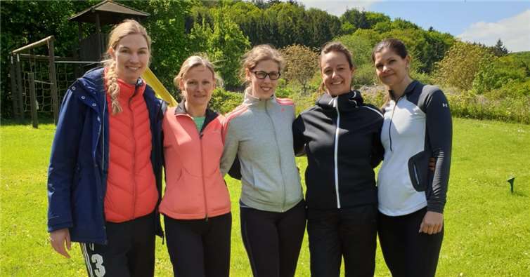 Neu formiert, die Damen30: Nina Meffert, Nathalie Kaiser, Manuela Schäfer, Sandra Falger und Nadine Groß. Es fehlt die Mannschaftsführerin Laura Hammes.Foto: privat