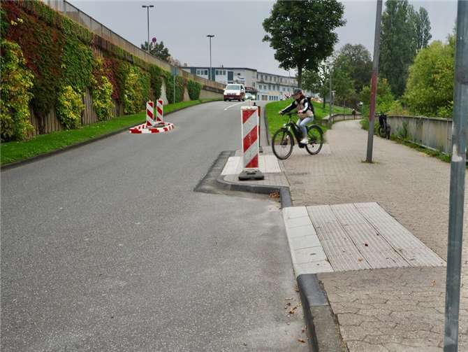 Neu gebauter Übergang zwischen Leinpfad und Peter-Altmeier-Ufer. Markierung und Beschilderung werden noch ergänzt.  Fotos: Stadt Koblenz/ Ralph Emmerich