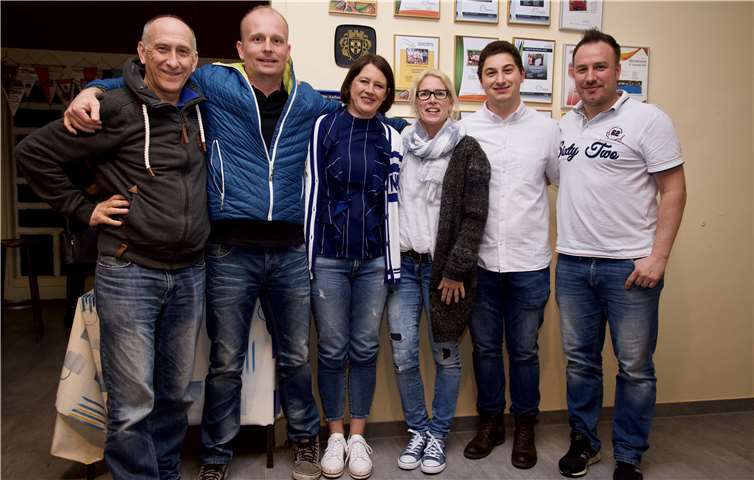 Neu zusammengesetzt präsentierte sich der Vorstand des ATC. (v.l.): Hans-Georg Hansen, Christian Müller, Simone Mühlbach, Lori Murtaugh., Leonhard Weiler, Dennis Richardsen. Es fehlte Sportwartin Margreth Beyer. Foto: HG Hansen