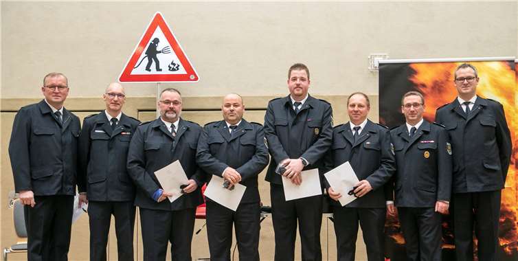 Unterhaltsamer Abend als Dank für die ehrenamtliche Arbeit der Feuerwehrleute  Neue Führungskräfte wurden beim Kameradschaftsabend in ihre Ämter befördert.