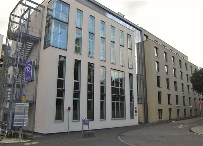 Neue Gebäude der WHU (hier in der Heerstraße) beeinflussen das Bild der Innenstadt. privat