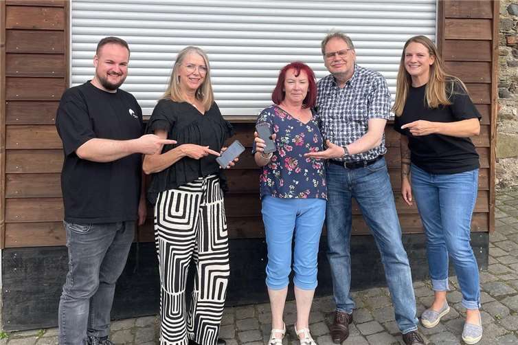 Freunde der Burgfestspiele ermöglichen schnellen Ticket-Check Neue Handscanner machen den Besuch bei den Burgfestspielen jetzt noch entspannter.  Foto: Julia Manstein