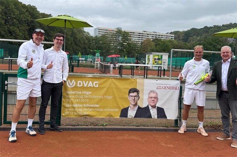 Neue Sponsorenteam: (1. v.r) Hubertus Hilger und (2. v.l.) Jan-Niklas Schneider 