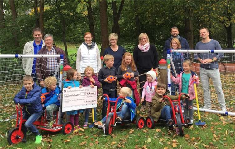 Neue Tore und stabile Dreiräder konnten dank der Spende angeschafft werden. Privat