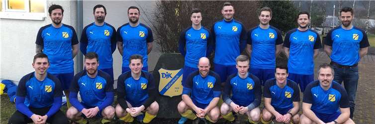 Neue Trainings-Shirts wurden ebenfalls gesponsert.