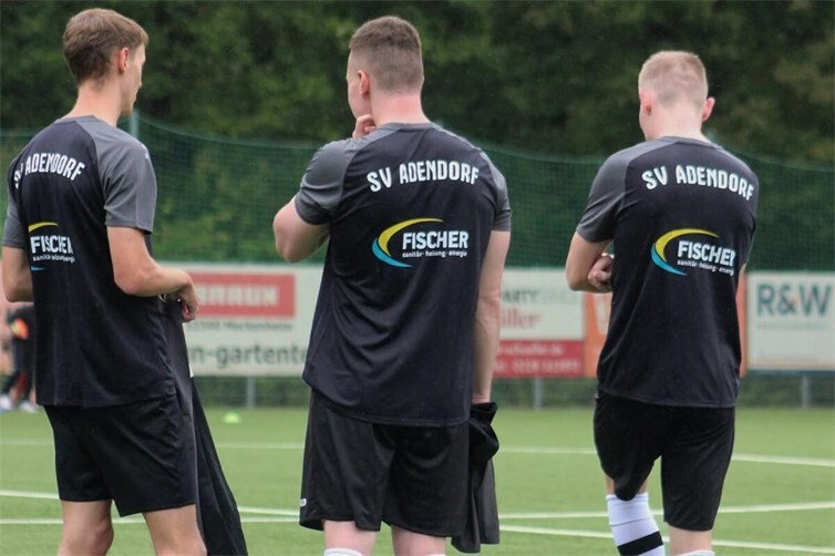 Neue Trainingskleidung gleich im Einsatz