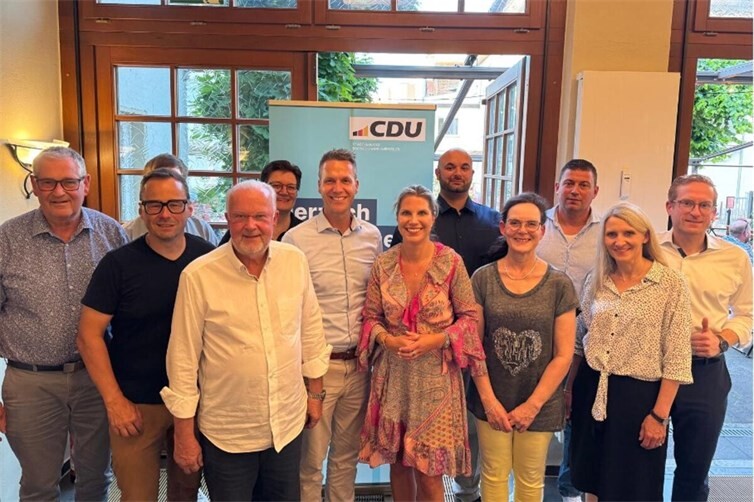 Neue Vorsitzende und der neu gewählte Vorstand