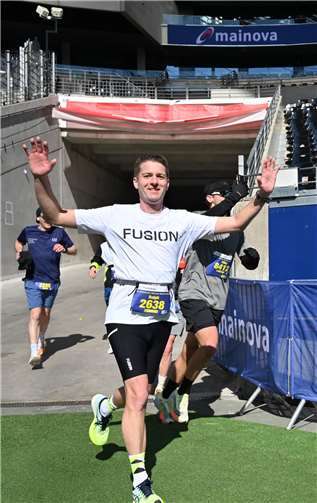 Neue persönliche Bestzeit über die HM Distanz lief Ralph Desgronte (LT Puderbach) Start Nr. 2638, beim 23. Mainova HM in Frankfurt. Nach 1:36:30 Std. Platz 158 in der „Mastersklasse“ M40.  Foto: Veranstalter Mainova HM