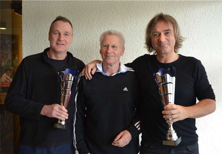 Neuer Rheinlandmeister bei den Herren 50 ist Guido Peckedrath (r.). Sein Gegner Reiner Henze musste im Finale verletzungsbedingt aufgeben.