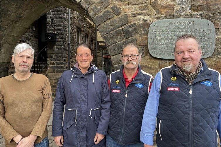 Neuer Vorstand der WKA (von links nach rechts): Dr. Axel Ritter (2. Vorsitzender), Nadine Schopp (1. Vorsitzende), Egon Schneck (Schriftführer), Hans-Joachim Schella (Schatzmeister), Gisbert Lussi (1. Beigeordneter, nicht auf dem Foto)