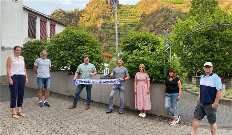 Neuer Vorstand v. links: Claudia Keutgen, Alfons Schmitt, Dominik Kalt, Daniel Görres, Alina Sonntag, Gertrud Wiemer, Hans Lüchau. Es fehlen: Maria Sonntag und Lewis Schmitt.Fotos: Närrische Freunde Mayschoss