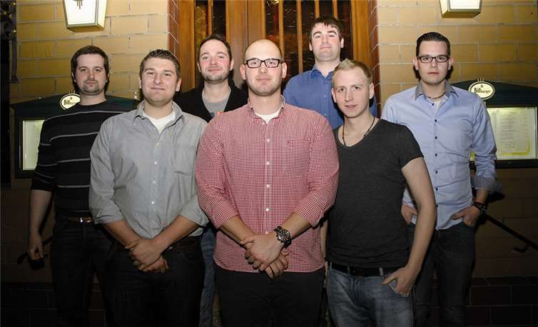 Neuer Vorstand (v.l.): Martin Henseler, Beisitzer; Nico Schmitz, erster Schriftführer; Thomas Schmitt zweiter Schriftführer; Andreas Radermacher, erster Vorsitzender; Niklas Orth, zweiter Kassierer; Daniel Kniel, erster Kassierer und Andreas Godderz, Beisitzer. RÜ